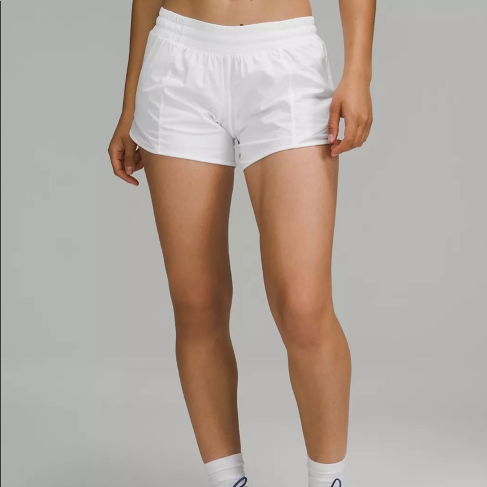 Lululemon Hotty Hot LR Short 4” // White // Size 6